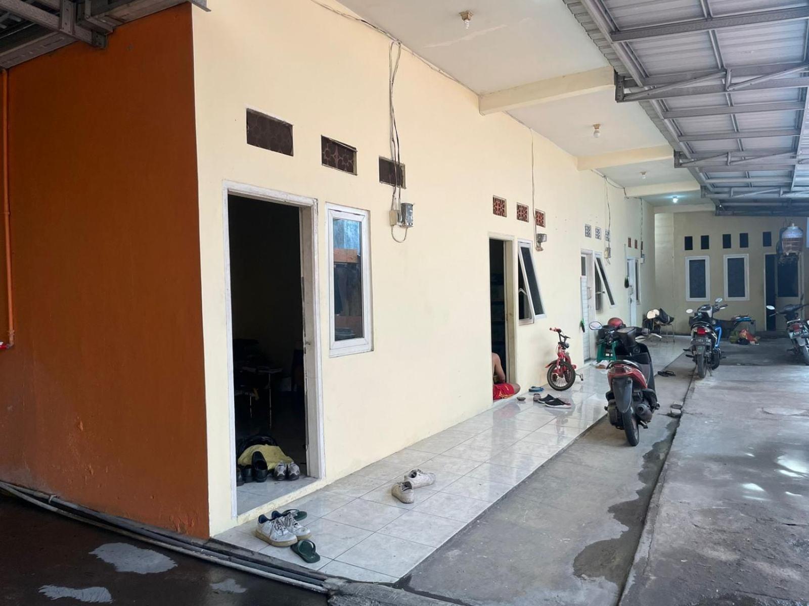 Spot On 93458 Legok Homestay Syariah Karangpilang Dış mekan fotoğraf