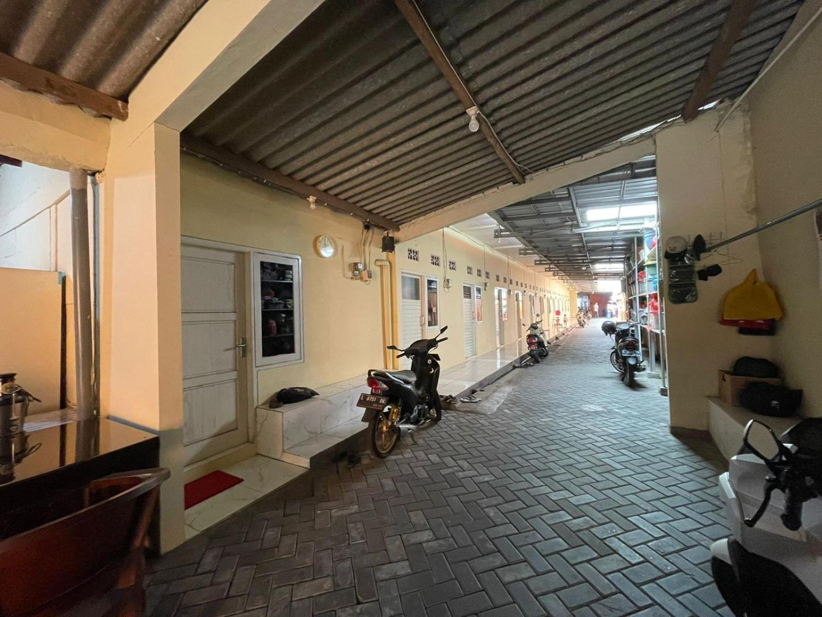 Spot On 93458 Legok Homestay Syariah Karangpilang Dış mekan fotoğraf